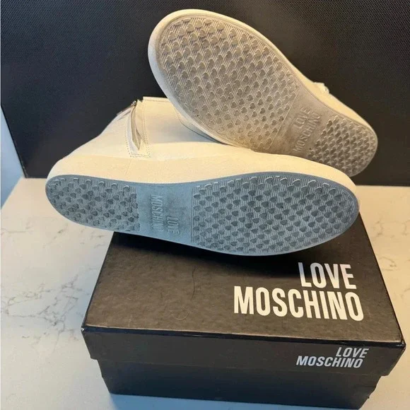 Love moschino high top sneakers white heart zip leather size 39 with box